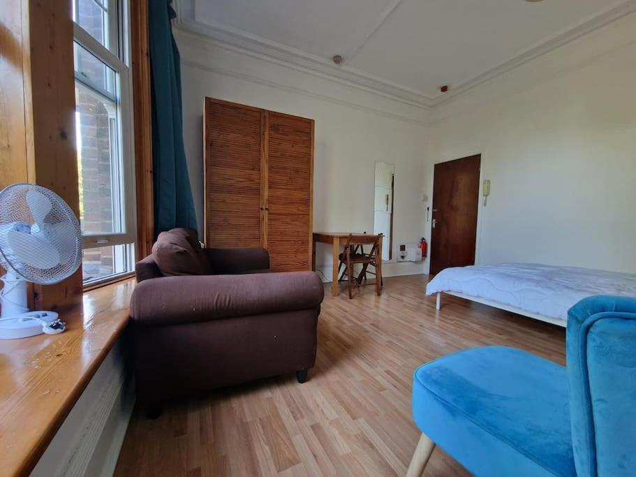 Bright Well Located Studio Flat Londres Extérieur photo